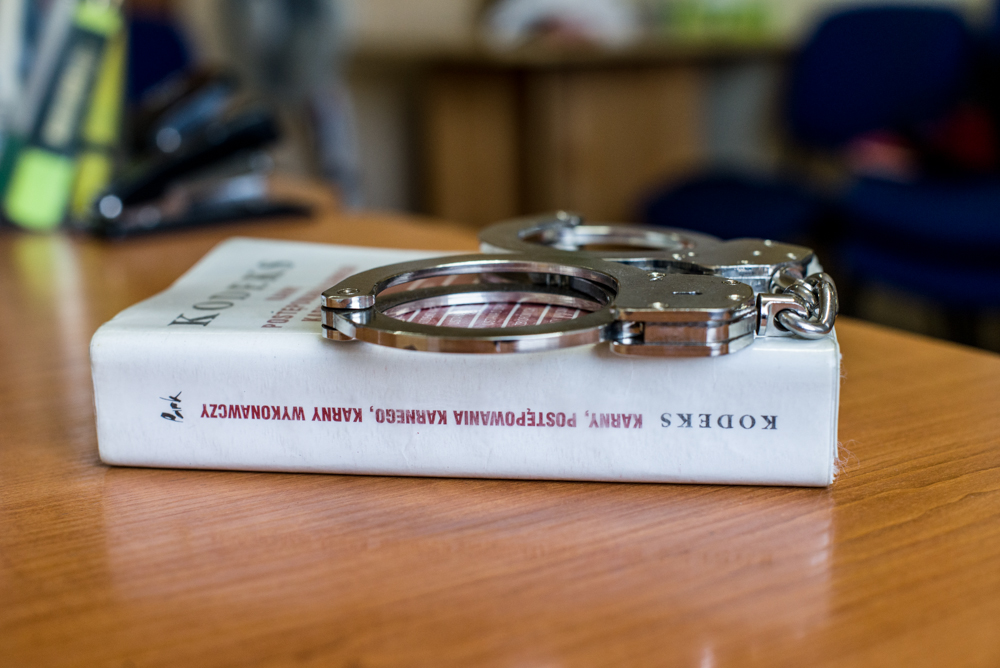 Błyskawiczne zatrzymanie sprawców pobicia. Mężczyznom grozi 5 lat więzienia