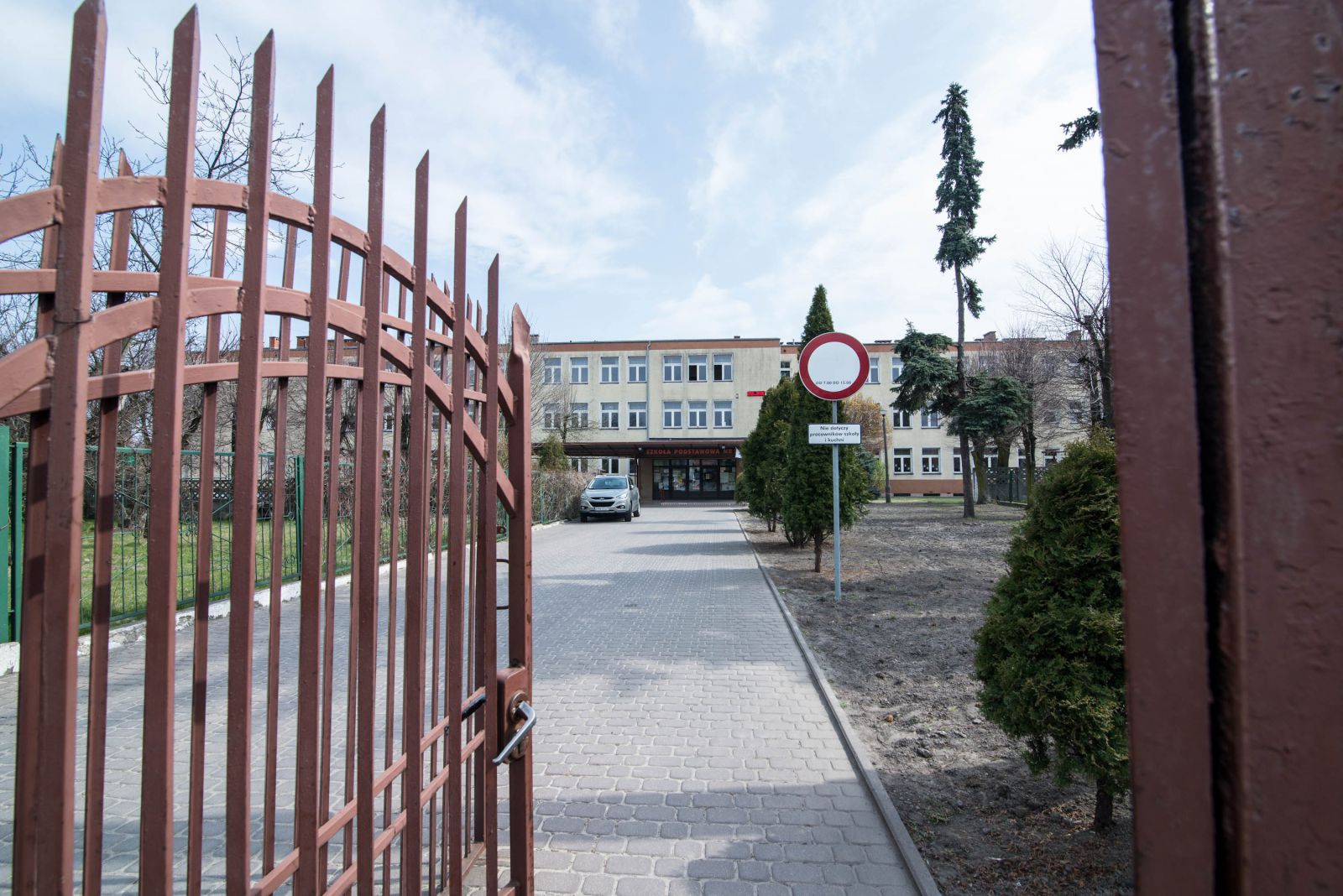 Remonty, ale i ciągły rozwój nauczycieli przepisem na sukces. Odwiedzamy Szkołę Podstawową Nr 2 w Rawie Mazowieckiej
