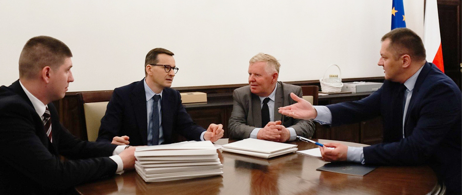 10 033 Podpisy Dla Rawskiego Szpitala Apel Ju W R kach Premiera 