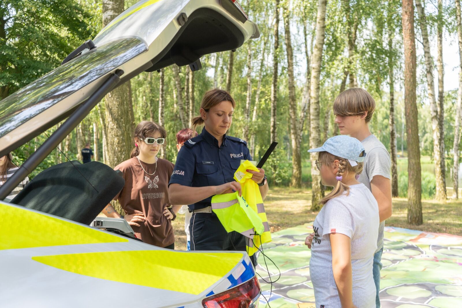 NIE STRASZ DZIECKA POLICJANTEM – ZAUFANIE ZAMIAST LĘKU – KAMPANIA #ZAGINIONENIEZAPOMNIANE