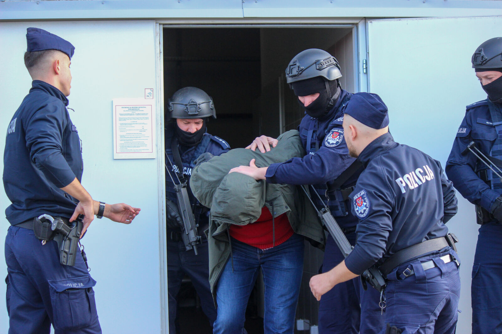 Zatruta woda w stacji uzdatniania wody w gminie Sadkowice? Spokojnie to tylko ćwiczenia