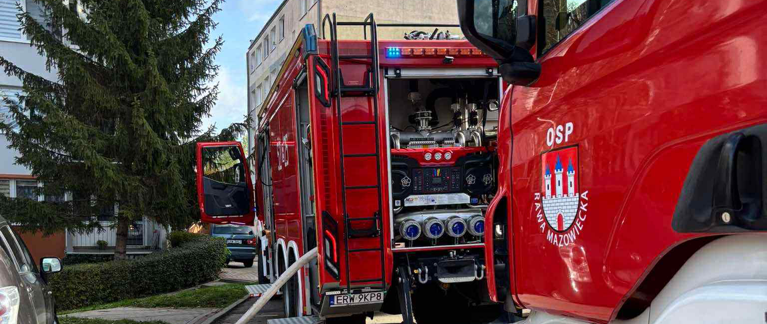 Pożar w mieszkaniu na Osiedlu 9go Maja. Mieszkańcy ewakuowali się z budynku