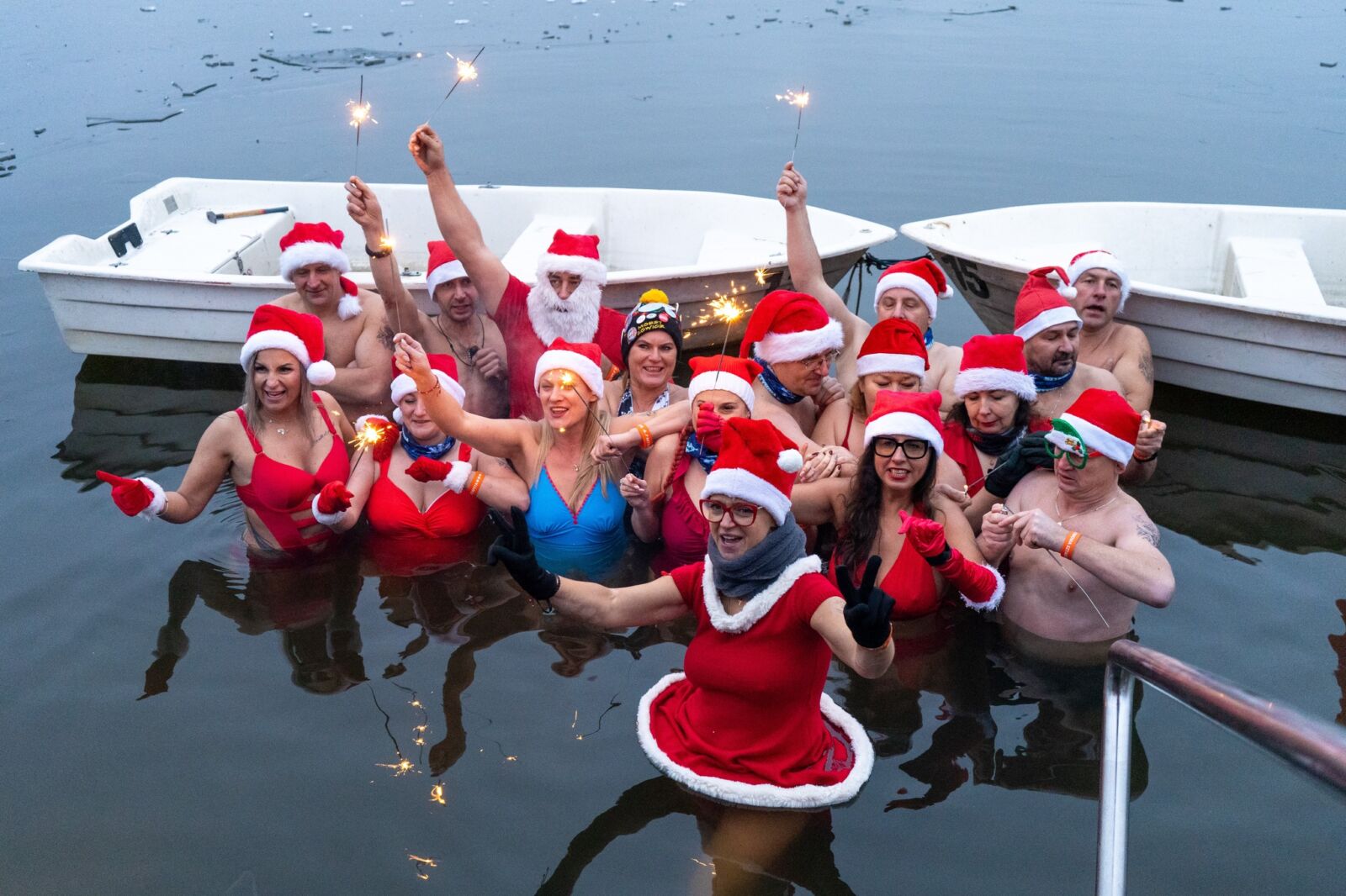 Wejdź z nami w zimę. Mikołajkowe Morsowanie w Białej Rawskiej