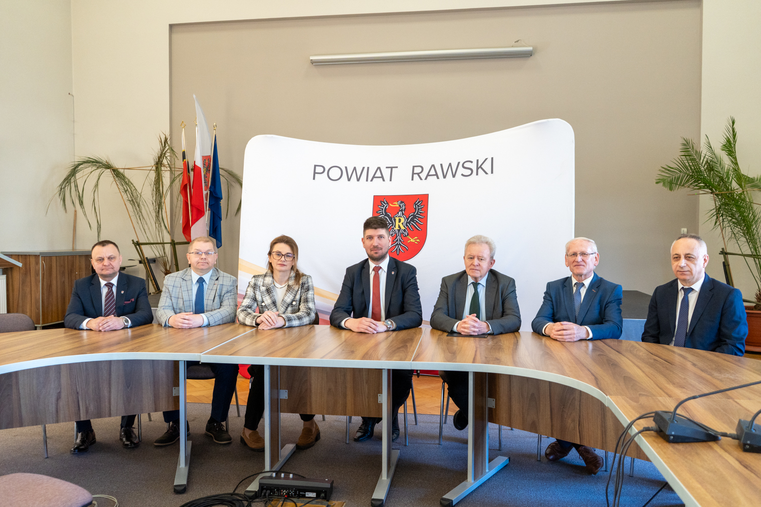 Starostwo Powiatowe w Rawie Mazowieckiej wkracza na drogę sądową z BGK. W walce o 18 mln zł samorząd będzie reprezentować Janusz Wojciechowski