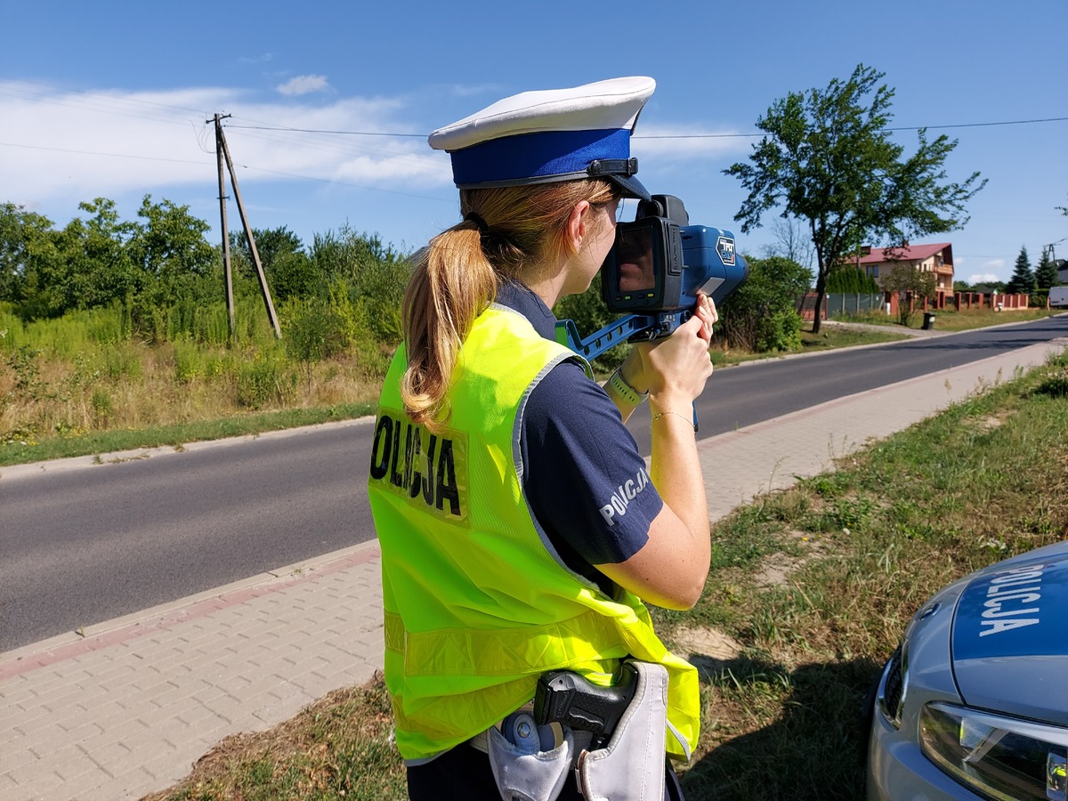 43 przekroczenia prędkości i 3 zatrzymane prawa jazdy. To wynik akcji „Prędkość” w powiecie rawskim