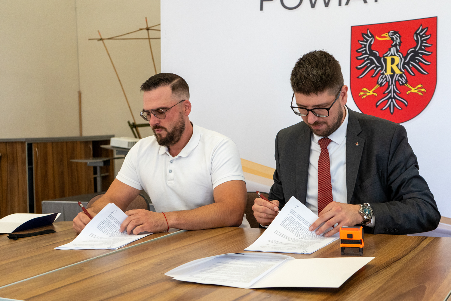 Prawie 2,5 mln zł na nowoczesne schrony w Rawie Mazowieckiej. Podpisano umowę na budowę dwóch miejsc schronienia