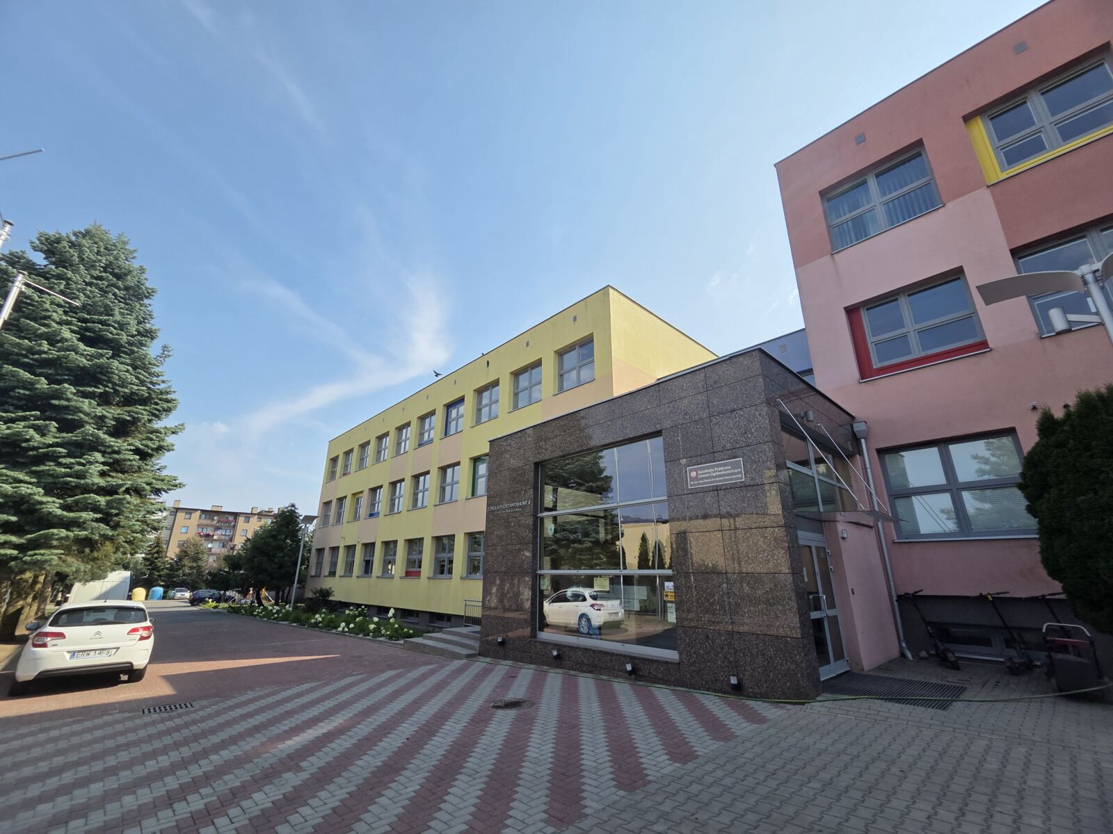Szkoła zmianami stoi. Rawska Czwórka szykuje się na kolejny rok szkolny